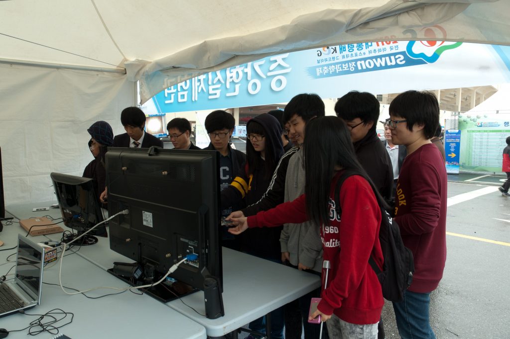 20111029-10-16-48-nikon-d50-18-0-70-0-mm-f-3-5-4-5-18mm-f-5-6%ec%9d%98-1-100%ec%b4%88-iso-400-_dsc2360